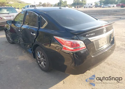 2015 Nissan Altima 2.5 S z USA, uszkodzony, nr VIN 1N4AL3AP3FN915368